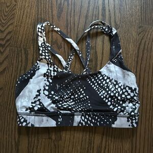 Lululemon small sports bra